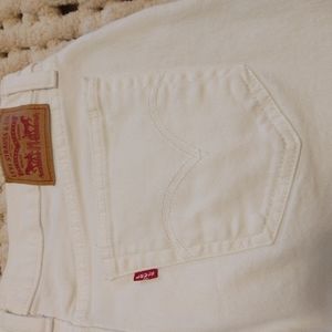 Levi's White Cropped Jeans